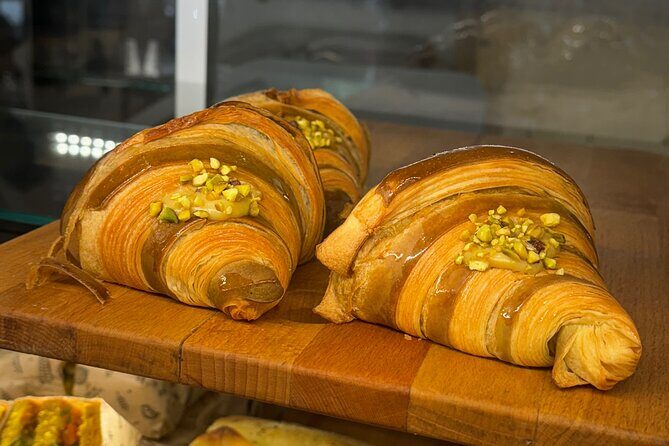 #1 Lyon Pastries Food Tour | 6 Tastings | Max 8ppl | Small Group - The 2-hour pacing: how the tastings fit together
