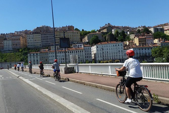 3h - Electric Bike Tour of Lyon with a Local Guide - The e-bike handling: hills feel different here