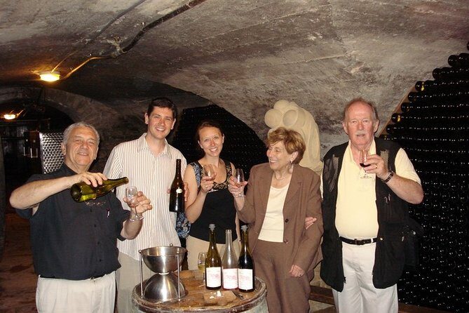 Beaujolais & Perouges Medieval Town - Private Tour - Full Day from Lyon - The Ride Details: How the Day Stays Comfortable