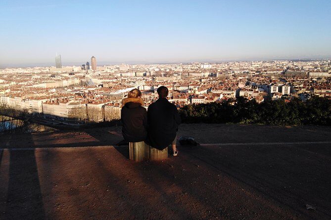 Discover Lyon through its hills : Private Tour - Opéra National de Lyon (Opéra Nouvel): modern design on a steep city