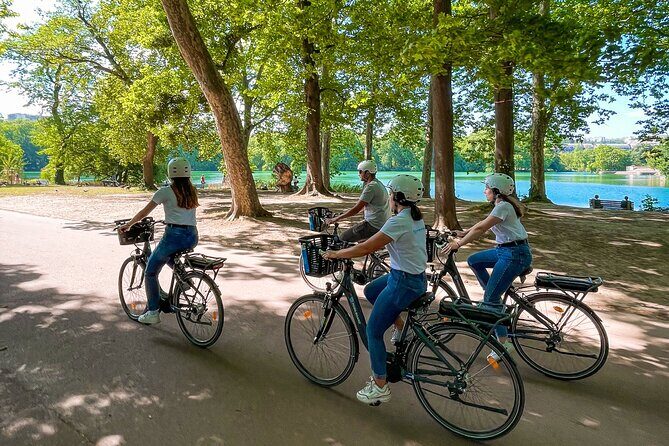 Electric bike ride in the Parc de la Tête d'Or - 2h - The Saône River stretch: colorful facades and the Fourvière moment