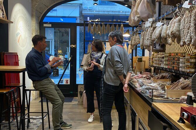 Food Tour by night - How the Lyon Night Walk Sets the Scene at Place Bellecour