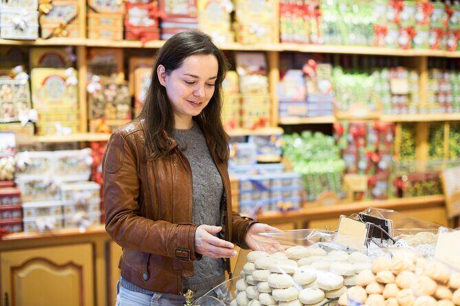 Food Tour in Lyon – A Full Taste of France by Do Eat Better - Stop 2: Traboules du Vieux Lyon and Quenelle in a Bouchon