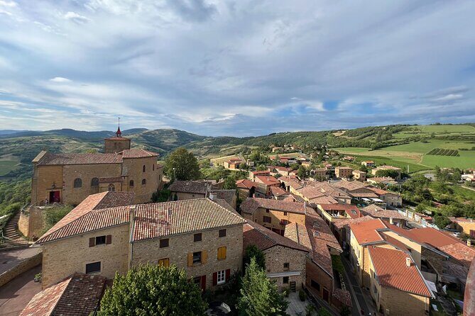 Full-Day Beaujolais Wine Tour - Picnic Lunch Included - The Denice picnic lunch: local foods, real tableware, and vineyard time