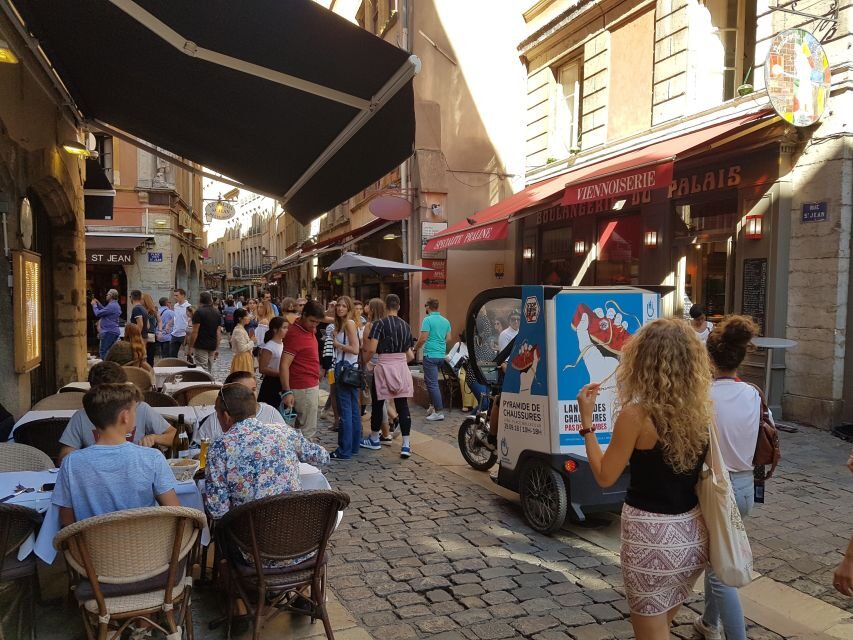 Lyon: 1 or 2-Hour Pedicab Tour - Vieux Lyon by pedicab: Saint-Jean Cathedral and traboules