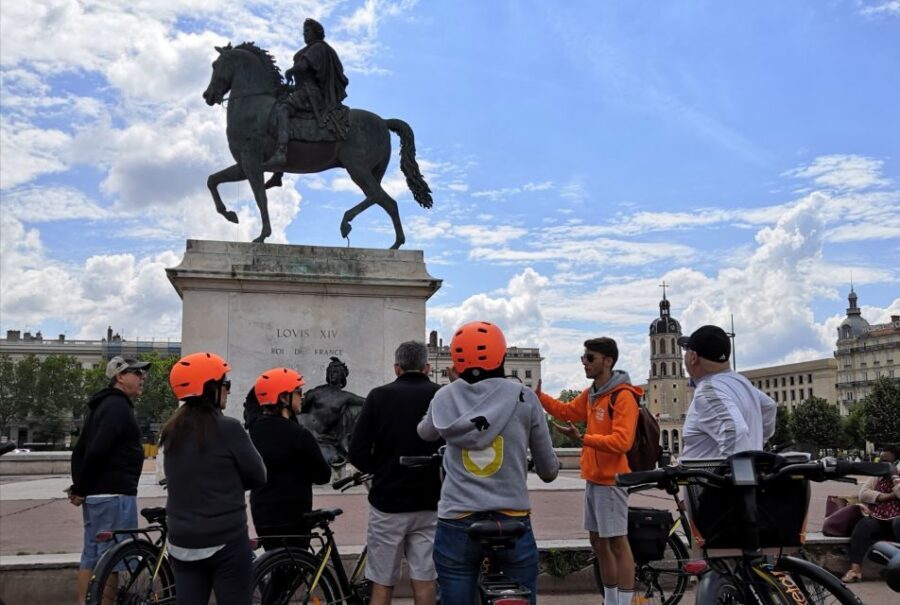 Lyon: 2-Hour Electric Bike Tour with a Local Guide - Getting Rolling Near Palais de Justice (and How the Meeting Works)