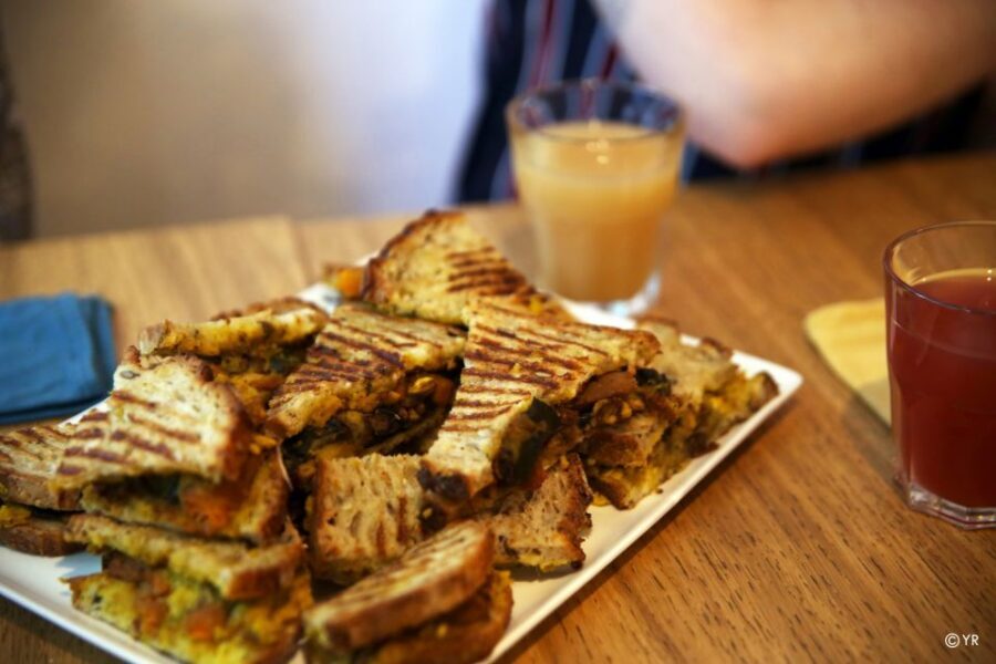 Lyon: Croix-Rousse District Vegan Food Tour with Tastings - The walk: street scenes, history context, and Lyon’s traboules