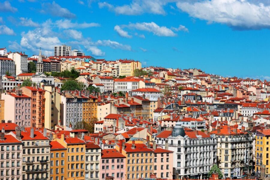 Lyon: Express Walk with a Local in 60 minutes - Silk workshops: why Lyon’s craft culture matters