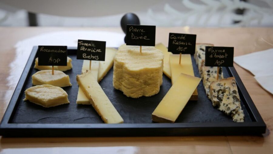 Lyon: Food Walking Tour with a Local Guide - Artisan Shops and Local Stories That Make the Bites Make Sense