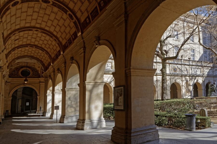 Lyon: Guided tour of Lyon - Cathedral of Saint John the Baptist: the finish line by Fouvière Hill