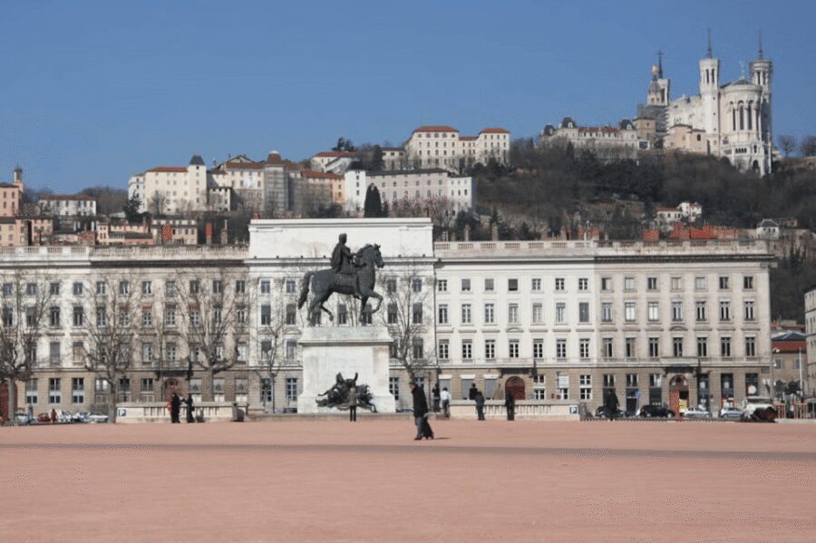 Lyon: Guided tour of Lyon - Price and value of a $46, guided 2-hour loop