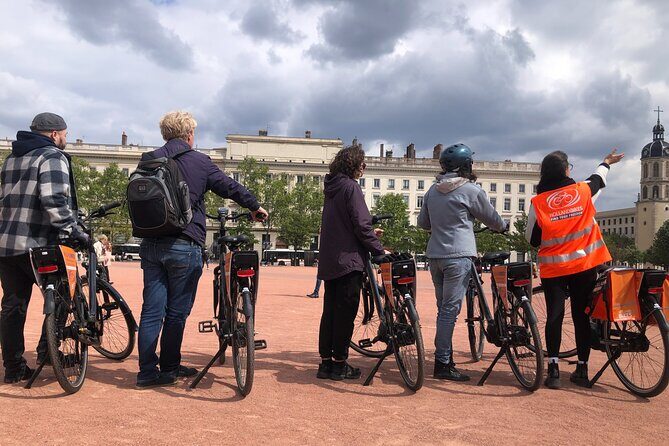 Lyon: Highlights Bike Tour - Old Town lanes and the 1st Arrondissement: medieval streets on wheels