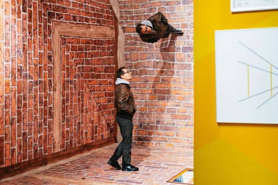 Lyon: Musée de l’illusion Entrance Ticket - The 1-hour experience: fast fun, but plan for real-world flow