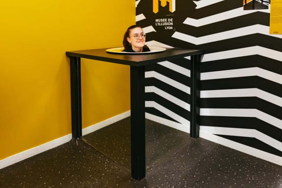 Lyon: Musée de l’illusion Entrance Ticket - The science behind illusions: learning without turning it into a lecture
