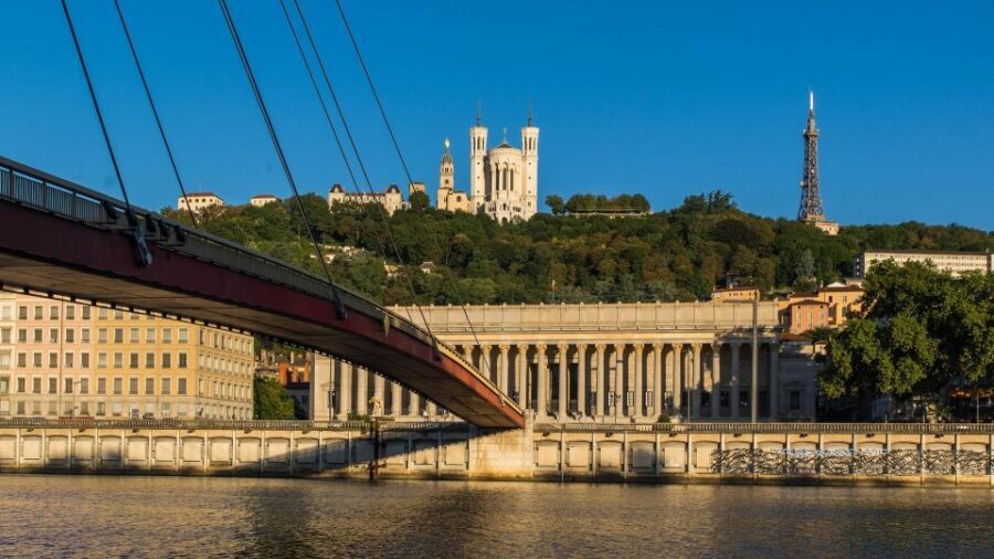Lyon : Old city Walking Tour ( Group or Private ) - Saint-Jean Cathedral: stained glass and the astronomical clock stop