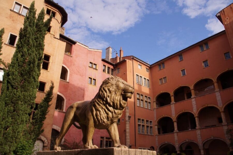 Lyon: Old District Private Guided Walking Tour - FAQ