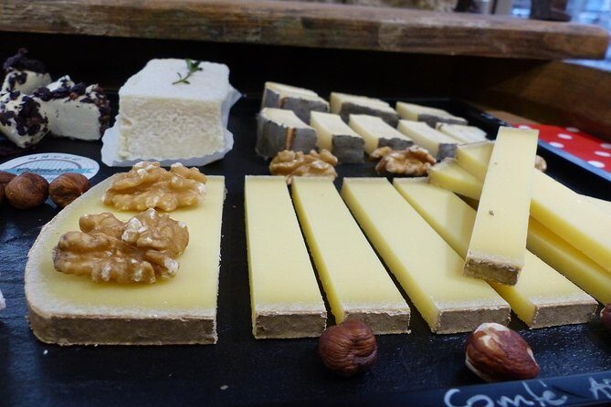 Lyon Old Town Food Tour with Local Specialties Tasting & Lunch - What You Actually Eat: 6 Tasting Breaks That Build a Lyon Menu