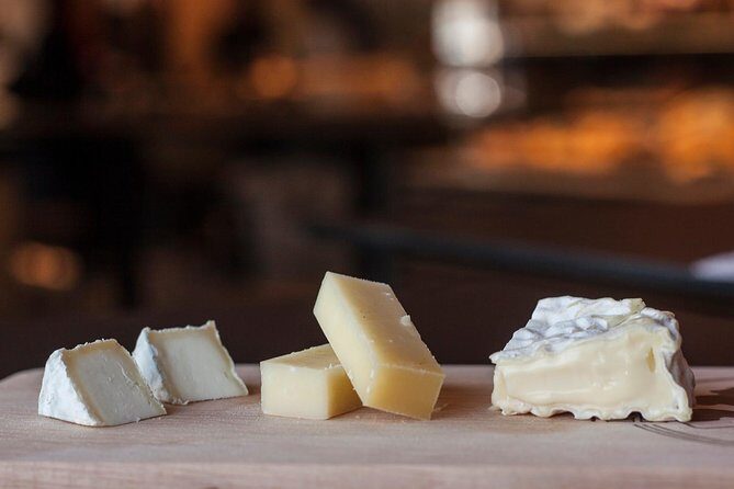 Lyon Old Town Private Food Tour with 6 French Delicacies & Wines - Key things to look forward to