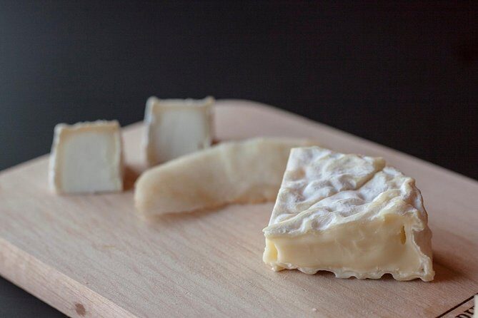 Lyon Old Town Private Food Tour with 6 French Delicacies & Wines - Pink pralines brioches at 27 Rue Saint-Jean