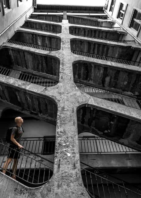 Lyon: Private Traboules Tour – Hidden Passages - Comfort, heat, and the practical reality of steps