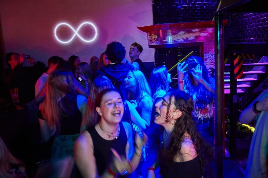 Lyon: Riviera Bar Crawl Party with Free Shots and Vip Entry - The Games: Why Flip Cup and Beer Pong Work on a Group Tour