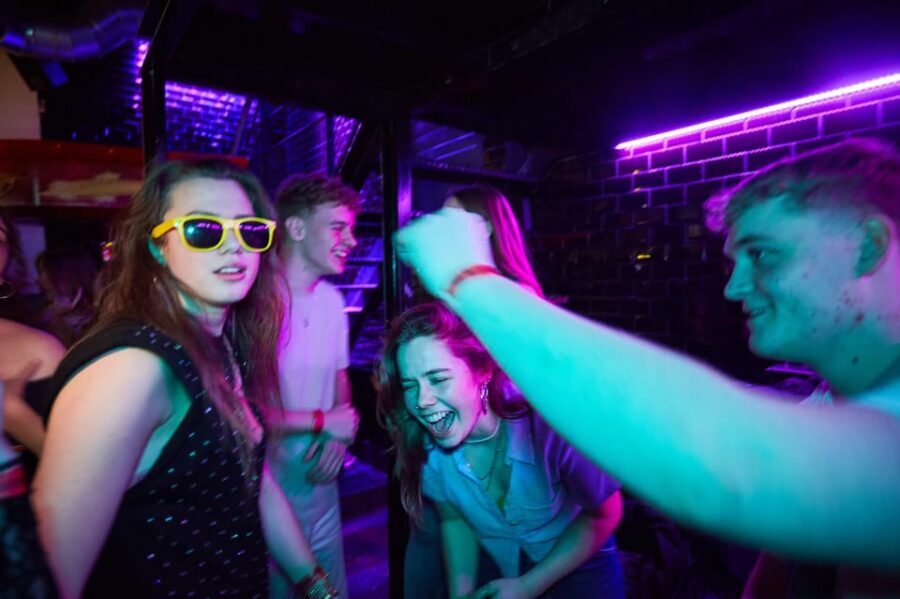 Lyon: Riviera Bar Crawl Party with Free Shots and Vip Entry - Host Energy: What You Can Expect From the Guides