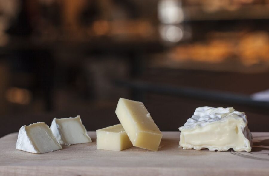 Lyon: Secret Food Tour - Vieux Lyon Walk: Traboules and Old Paved Streets