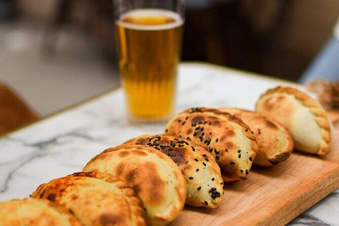 Lyon: Street Food Tour - Starting at Place de la Bourse: where the tour sets the tone
