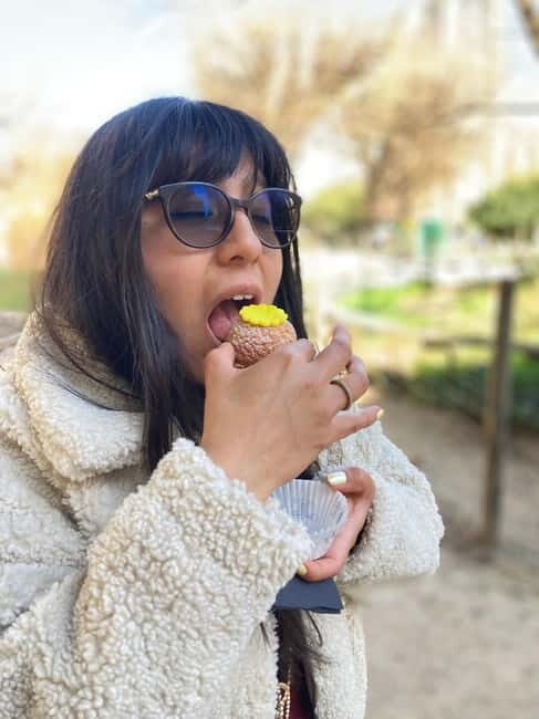 Lyon: Ultimate Bakeries, Chocolate and Pastries Food Tour - The 2-hour sampling rhythm: six tastings, one clear route