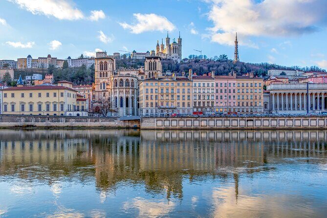 Lyon UNESCO: Private walking tour - Stop 2: Théâtre Le Guignol de Lyon—puppet history you’ll actually remember
