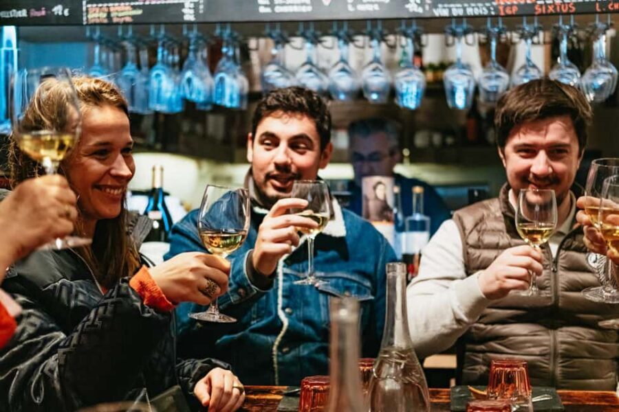 Lyon: Vieux Lyon Food Tasting Walking Tour - Medieval Streets and Traboules: Where Lyon Used to Move Goods