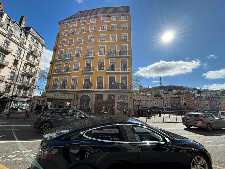 Lyon : Visit Lyon on a private half-day tour with a driver - Place des Terreaux, the Opera façade, and Hôtel de Ville in one flow