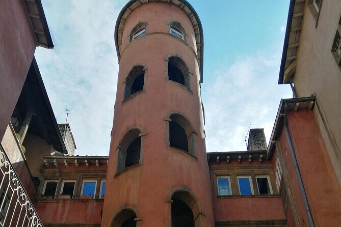 Old Lyon Private walking tour - How traboules work: secret passageways you can’t spot alone