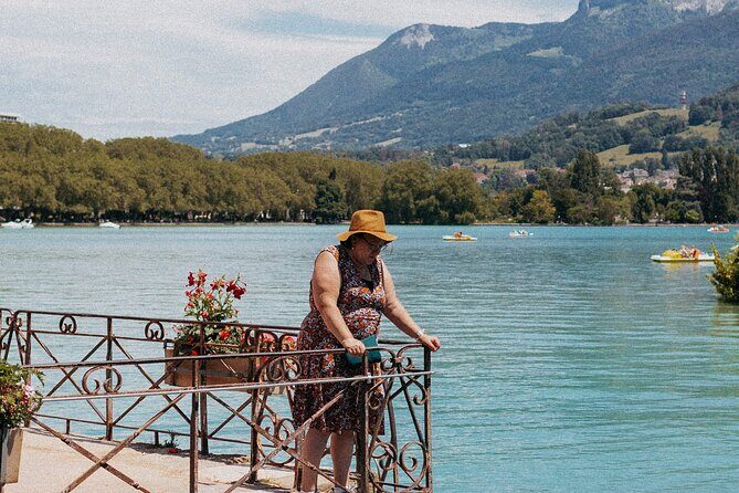 Pérouges & Annecy Private Day Trip with Food Tasting from Lyon - Private Pickup and a Day That Doesn’t Feel Rushed