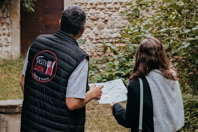 Pérouges & Annecy Private Day Trip with Food Tasting from Lyon - Annecy Free Lunch + Old Town Discovery: Your Pace, Your Picks