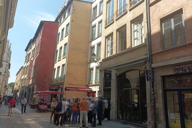 Private guided tour of Old Lyon with your official tour guide ! - Maison du Crible and the Pink Tower: a striking stop you can enter