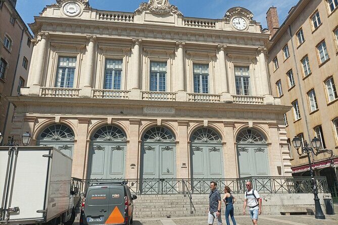 Private guided tour of Old Lyon with your official tour guide ! - Vieux Lyon gastronomy time: your guide turns sightseeing into a plan