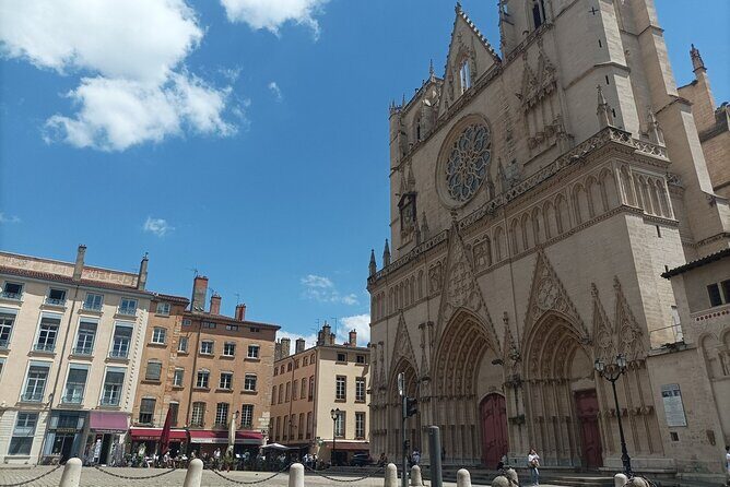Private tour of Lyon with an official guide - Colline de Fourvière: the view first, then the basilica and archaeology