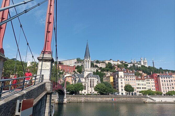 Private tour of old Lyon - 2 hours - Maison du Crible / Pink Tower: the most famous house stop