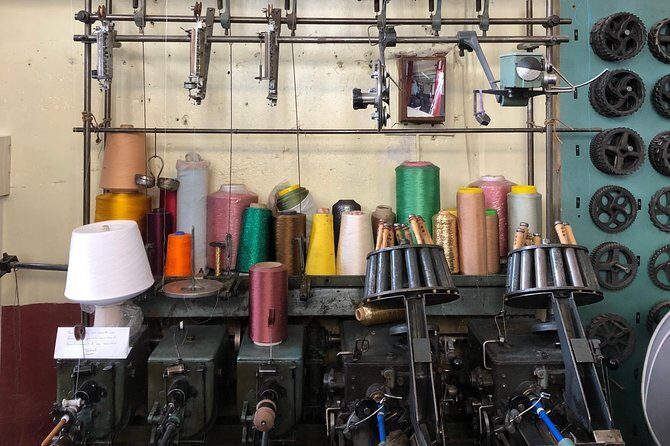 Silk Tour in Lyon - Soierie Vivante: Watching an Original Jacquard Loom