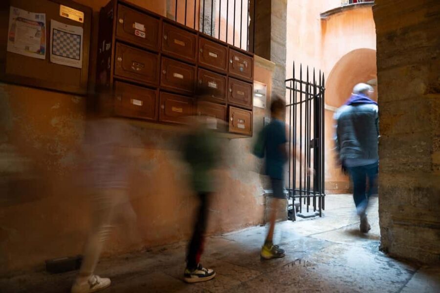Storytelling tour of the Vieux-Lyon for children in French - Key points you’ll care about