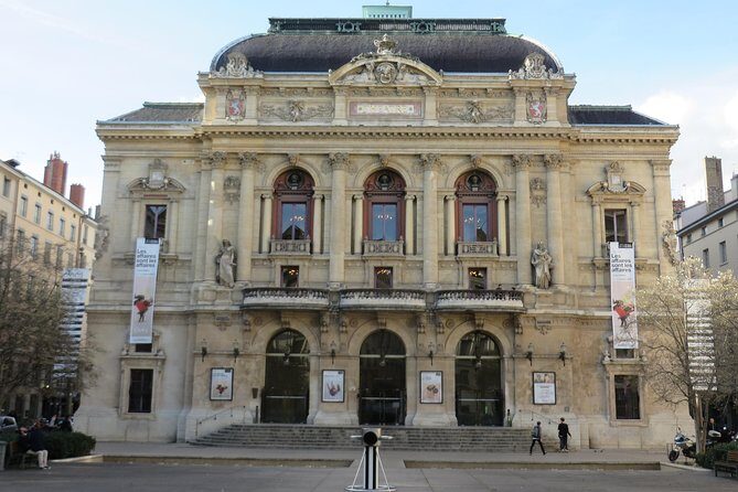 Vieux Lyon Cultural & Historical Walking Guided Tour (English) - Traboules du Vieux Lyon: secret passages you can actually walk